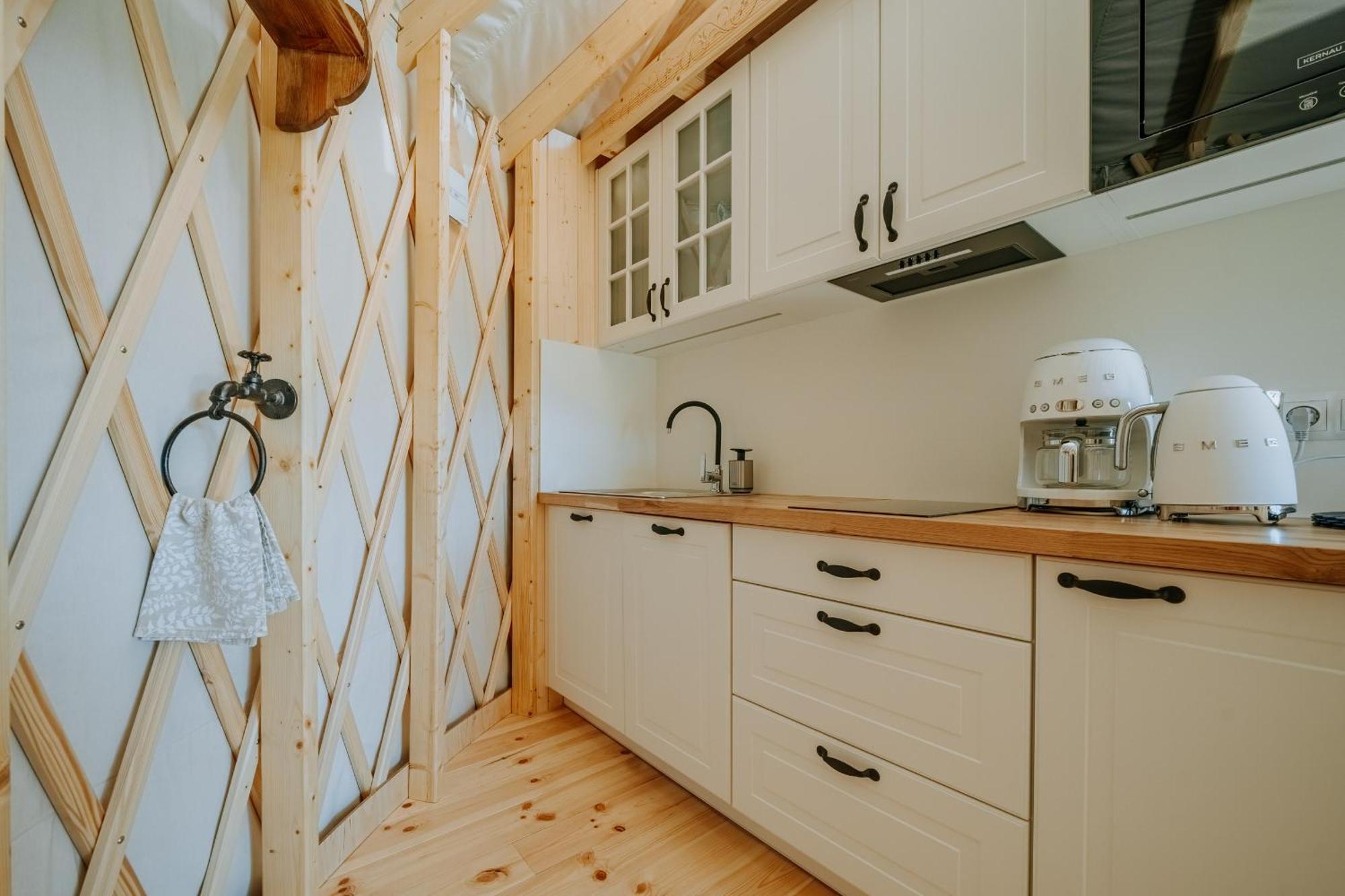 Jurta Na Wypasie - Luksusowy Namiot Z Widokiem Na Gory - Jacuzzi, Sauna, Split Ac, Private, Star View Zakopane Kültér fotó