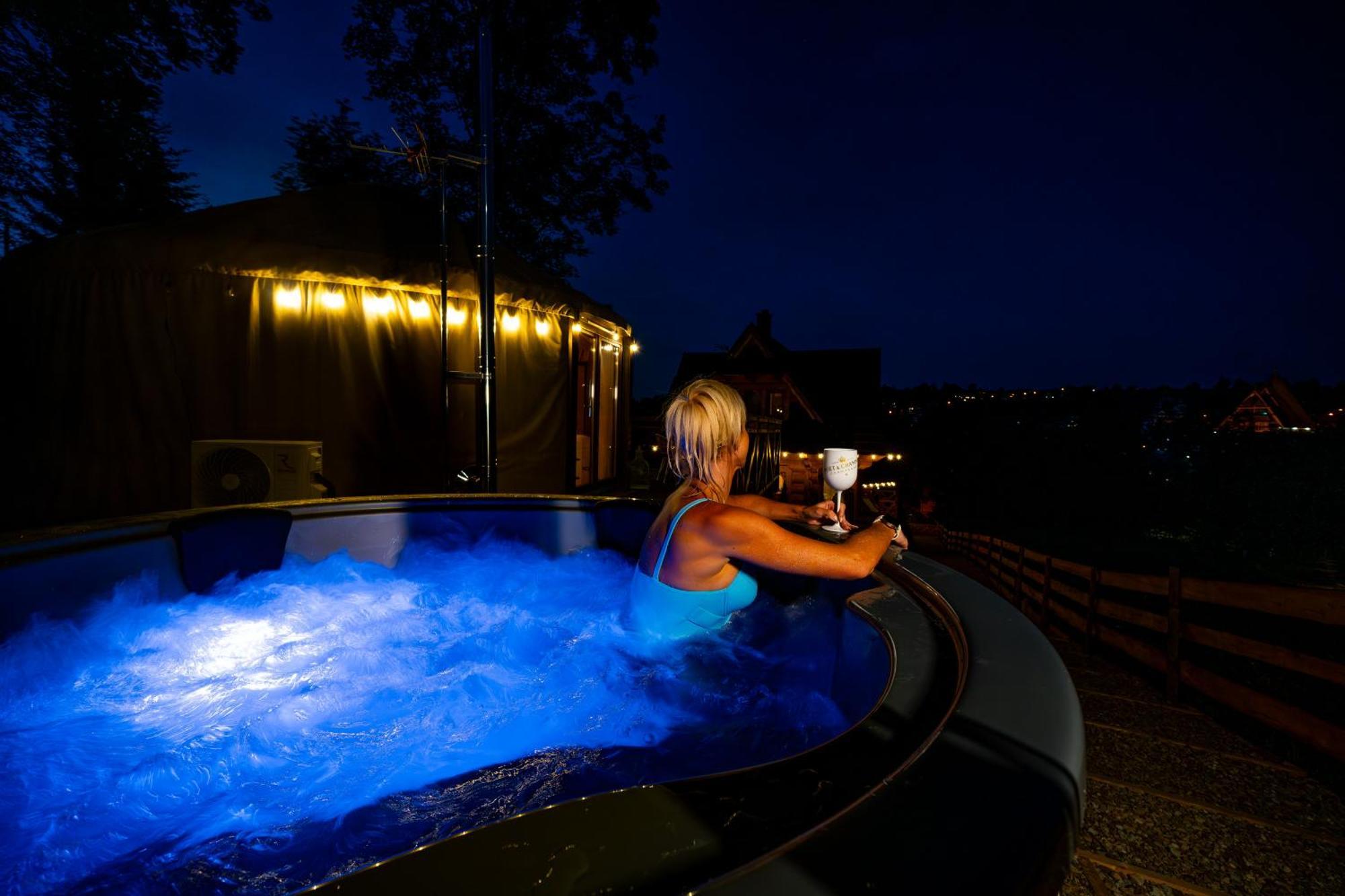 Jurta Na Wypasie - Luksusowy Namiot Z Widokiem Na Gory - Jacuzzi, Sauna, Split Ac, Private, Star View Zakopane Kültér fotó